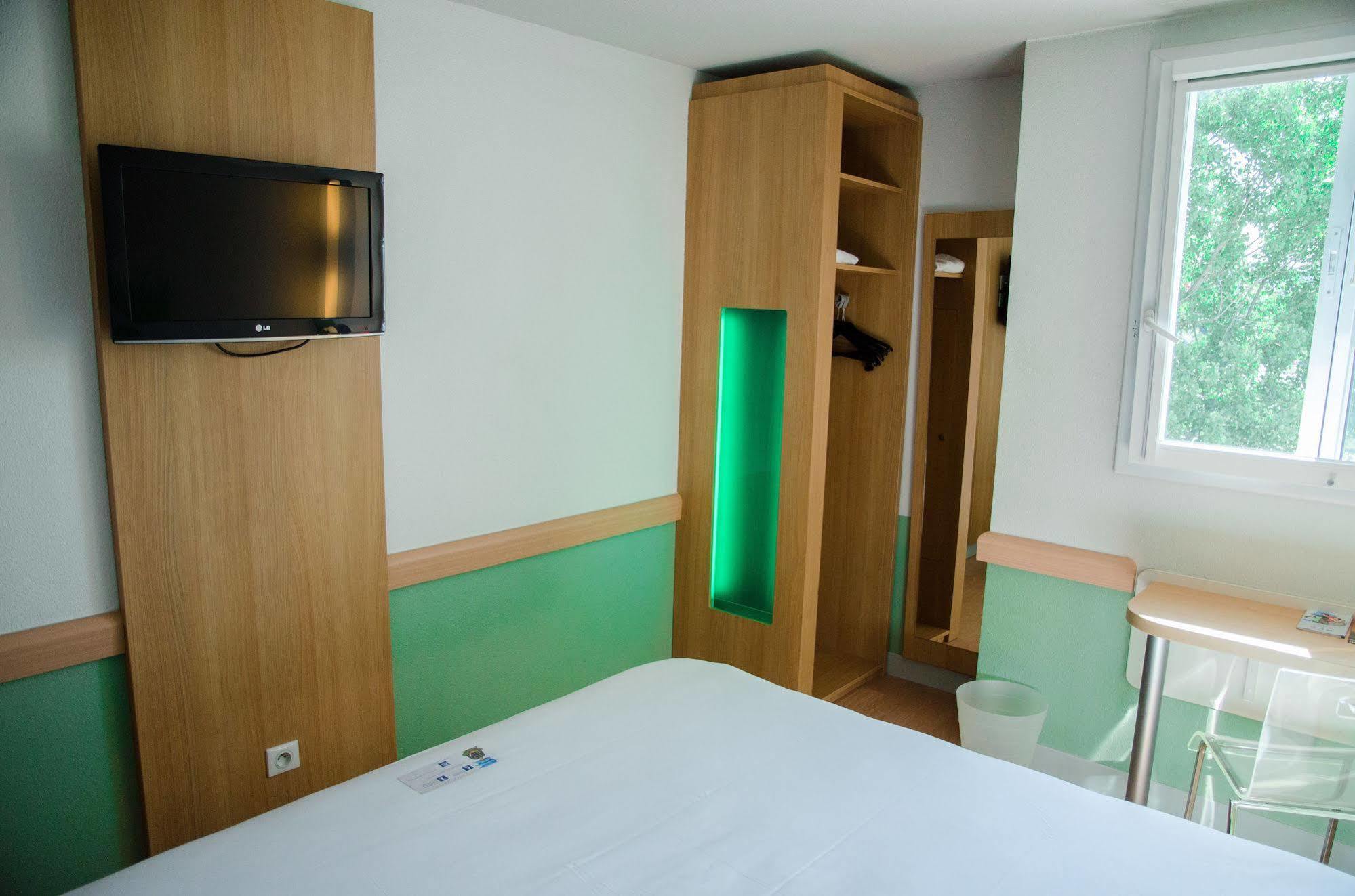 Ibis Budget Aeroport Le Bourget Garonor Le Blanc-Mesnil Exterior photo